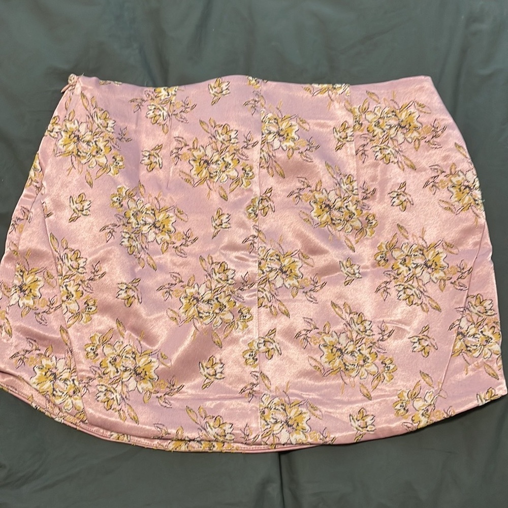 Free People pink embroidered mini skirt - Sz 0 - Picture 7 of 8